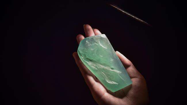 翡翠|翡翠的「净度」有多重要？直接跟价值挂钩！