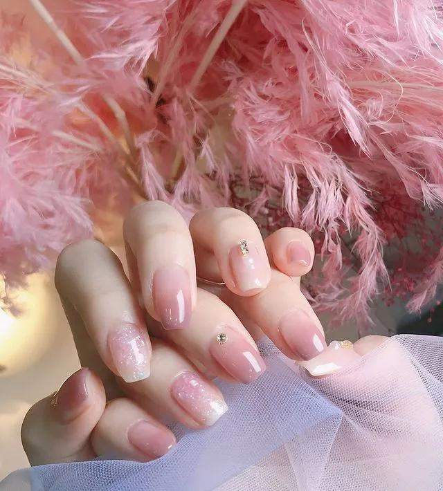 王子文|适合春天的韩系美甲~简约又时尚！