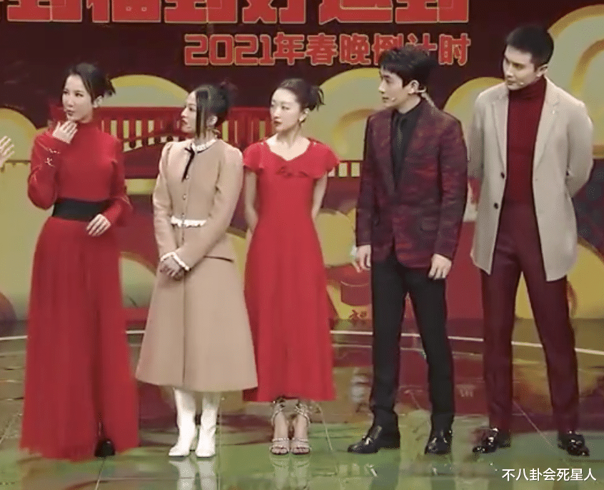 张杰|春晚后台也精彩！杨幂被主持人调侃，王源变迷弟，佟丽娅包饺子