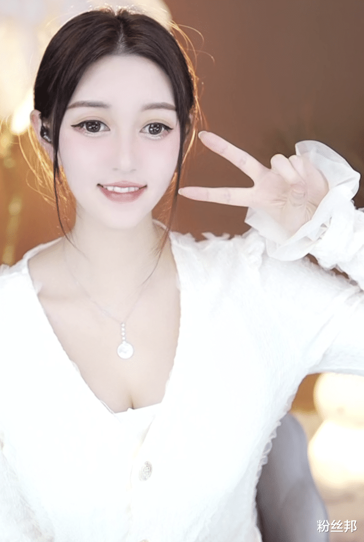 |兰梦莎哭诉回应，只跟“X哥”谈过恋爱，荣耀哥豪刷陈腿腿成大嫂