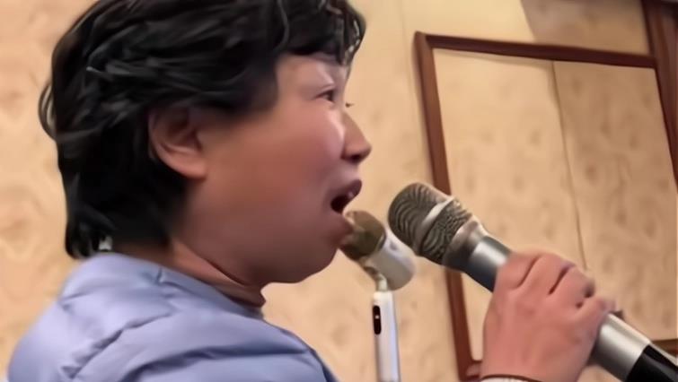 服饰|反射弧太长！郭策外甥女向老杜表忠心，声称会与她共进退