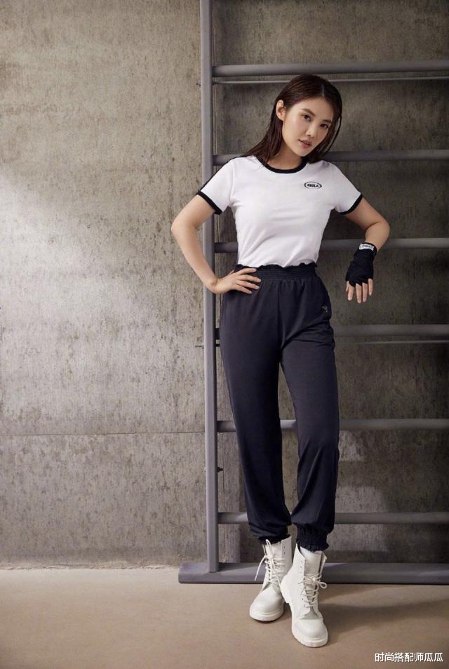 徐冬冬|?徐冬冬裙子也太“挤”了吧？撑成这样仍晒出来，身材好真任性