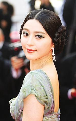 林志玲|10年前赵薇拍拉芳广告，坐她身旁的女孩，连迪丽热巴都敬她3分