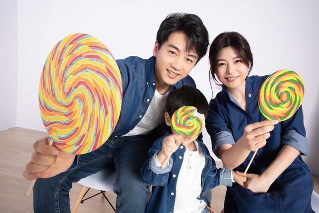 陈妍希|陈妍希和儿子合唱歌曲，5岁小星星正脸首曝光，五官像极陈晓