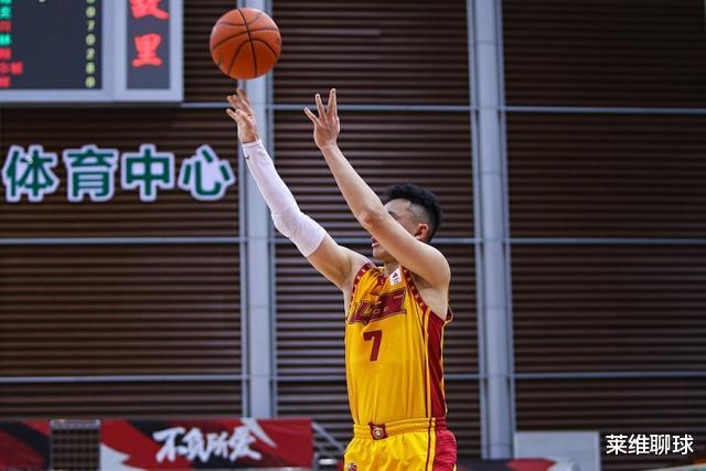 长春|CBA酒店条件差引热议！真不如诸暨多位巨星吐槽，赵继伟：我无语