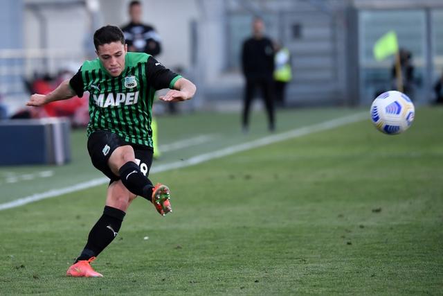 薩索洛|意媒：國米希望說服薩索洛，以球員交換方式簽下拉斯帕多里