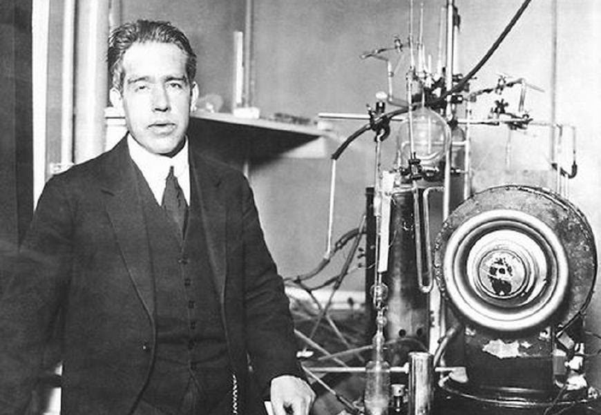 爱因斯坦 爱因斯坦的一生之敌：海森堡为什么跟爱因斯坦不对付？