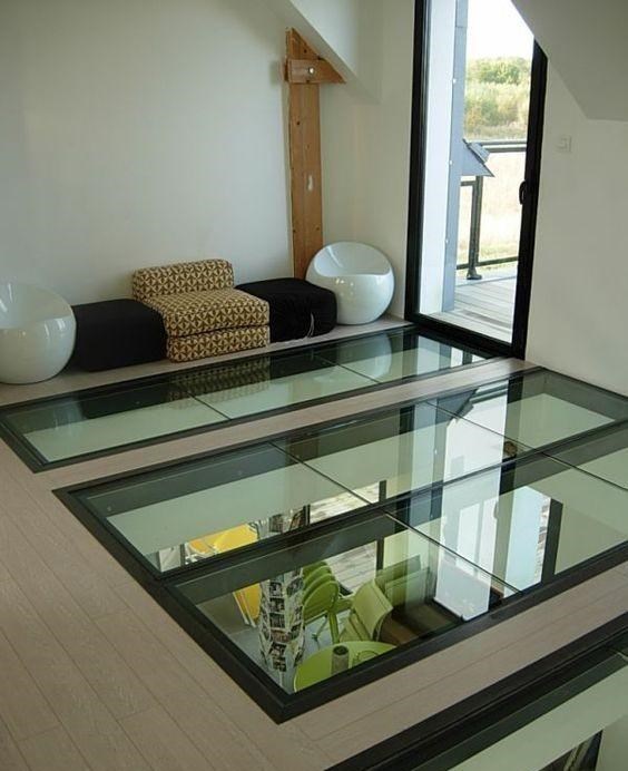 |谁还嫌弃买了顶楼？他将二楼阳台局部抬高装玻璃楼板，采光无敌