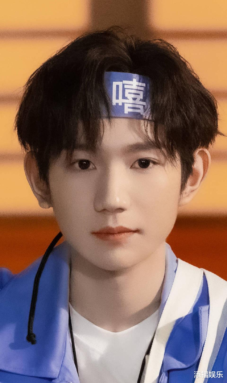 王源|王源终于不刚了? 在新节目中撒娇出新招，引网友模仿热潮