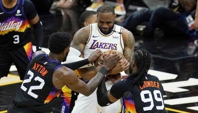 湖人队|NBA季后赛第6场——太阳光芒刺目，老詹力挽狂澜，湖人绝境暴击