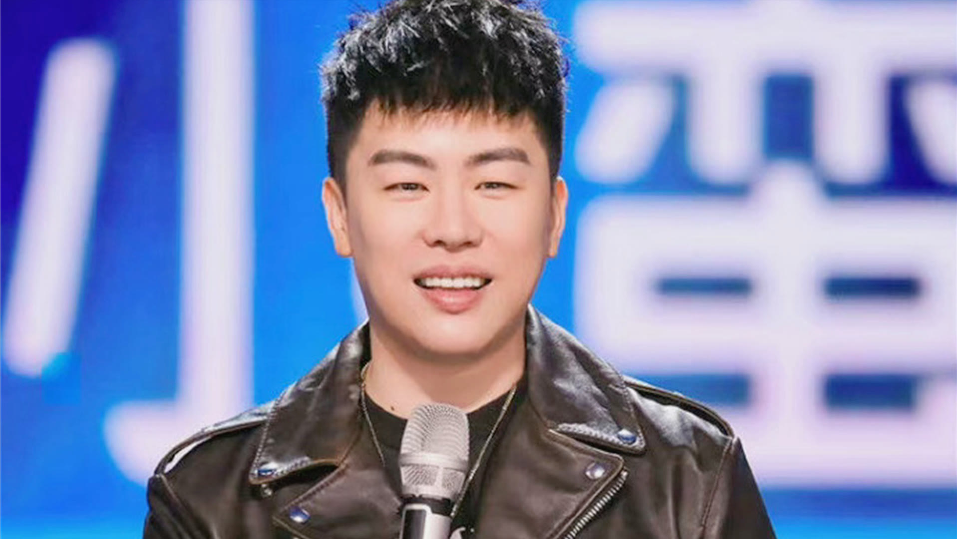 贾樟柯|胡彦斌疑似恋情曝光，饭后高调牵着美女进酒店，曾透露被家人逼婚