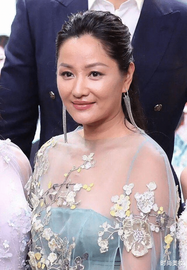 时尚美妆|“前中国第一名模”瞿颖生图曝光！皮肤粗糙细纹多，网友直呼被骗