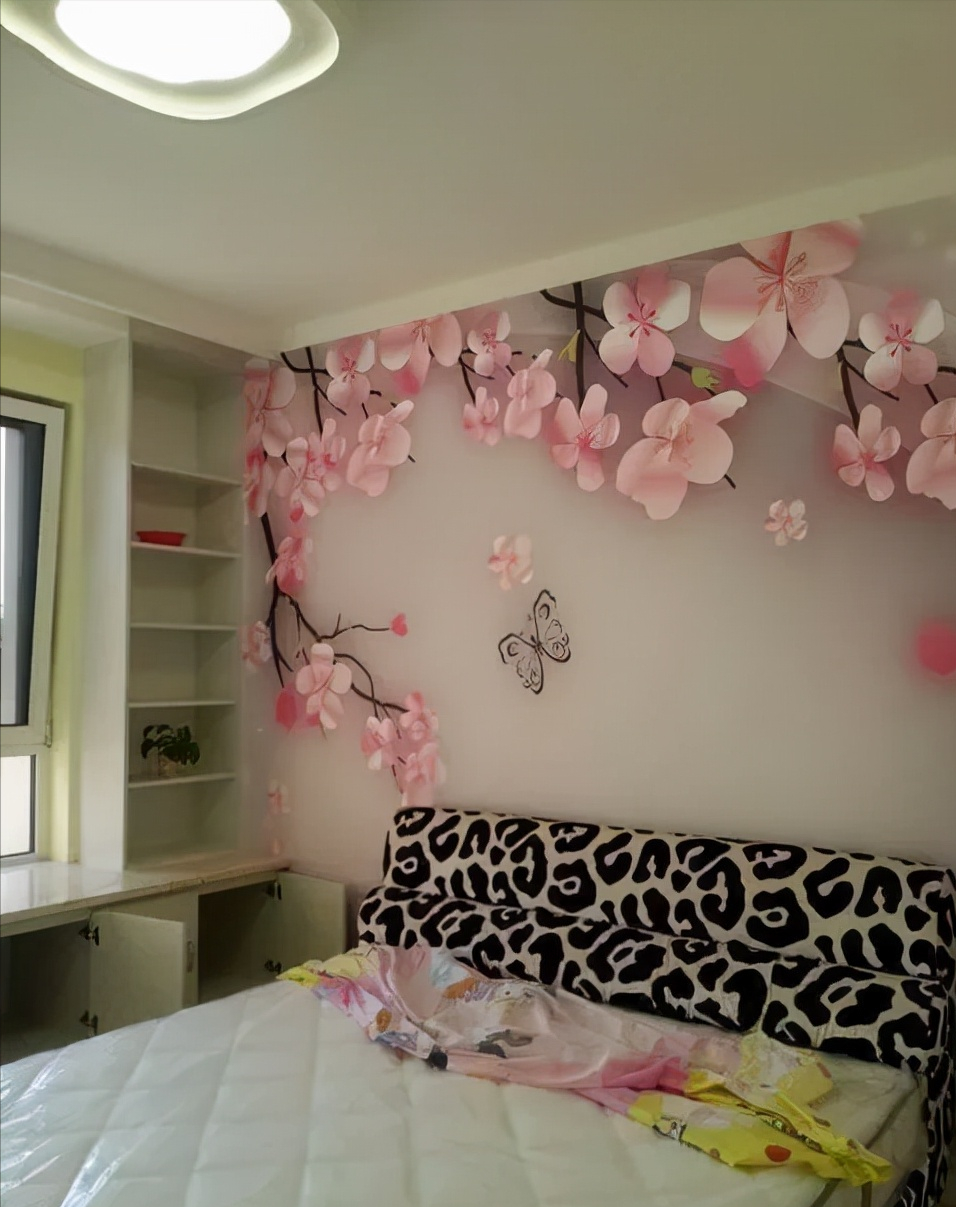 亲戚家农村小洋房,前院种菜养鱼,卧室玉石做的床,冬暖夏凉!