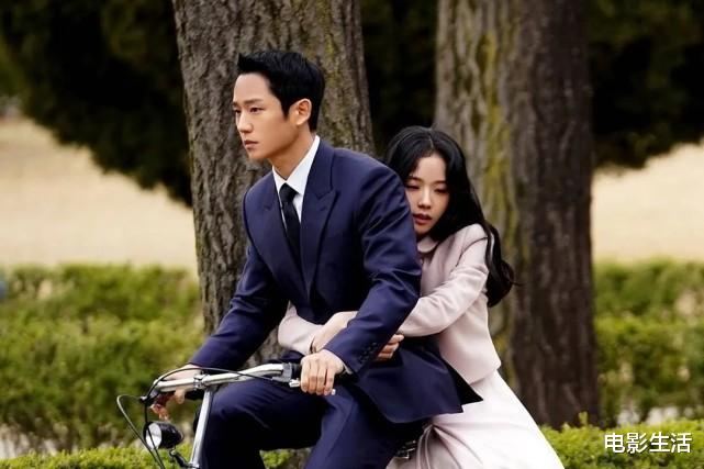 警察|两集飙到8.2！CP感溢出屏幕的高甜韩剧，却遭15万韩国网友抵制？