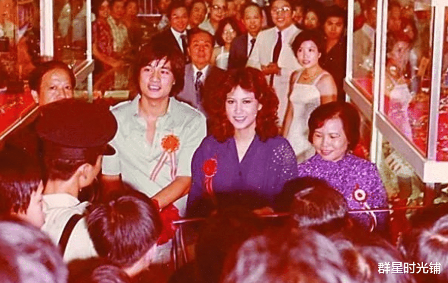 华妃|歌后甄妮：恩师刘家昌亲自栽培，23岁求婚傅声，四次流产借精生女