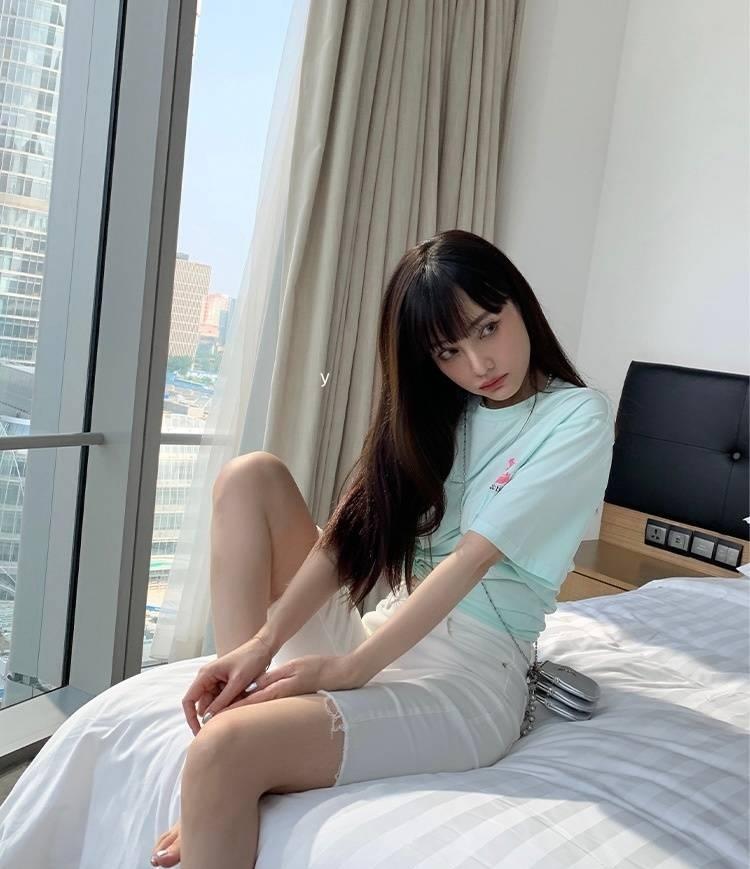 机加工分享赵工|李小璐原相机下的甜馨玩鸭子，皮肤黝黑近视眼，你才8岁啊