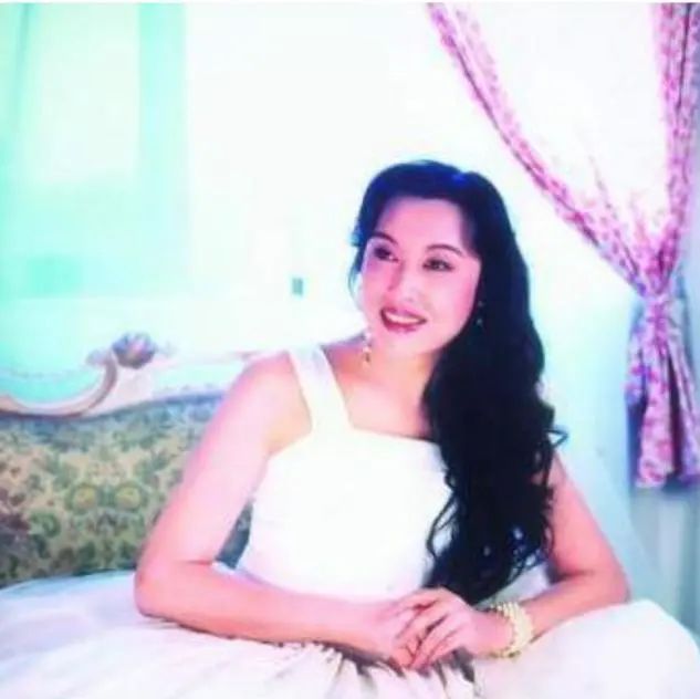 金星|中国第一变性人，经历比金星还传奇，一生被5个男人宠爱