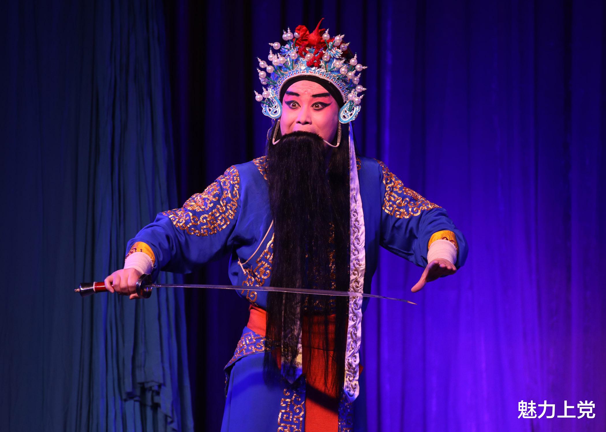 魅力上党 长治市上党梆子剧团走进潞州区屈家庄村惠民演出