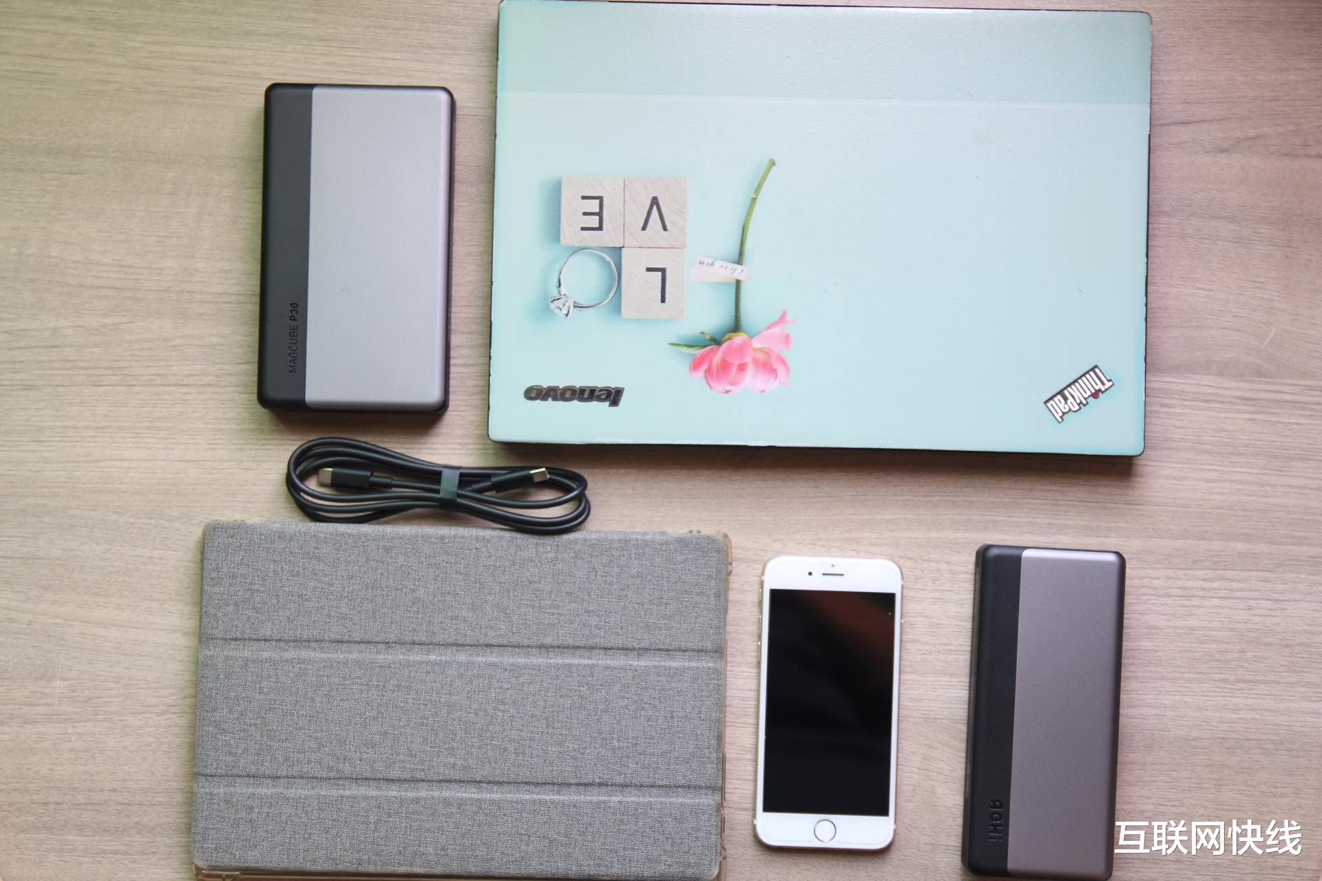 充電寶|巨能充，Aohi充電寶夠MacBook Air開黑一整天