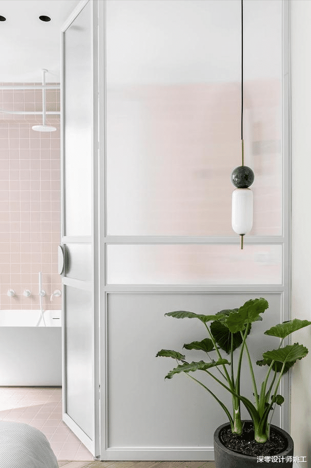 |这就是住2楼的快乐，阳台装细框窗户，引景入室，自成一道风景