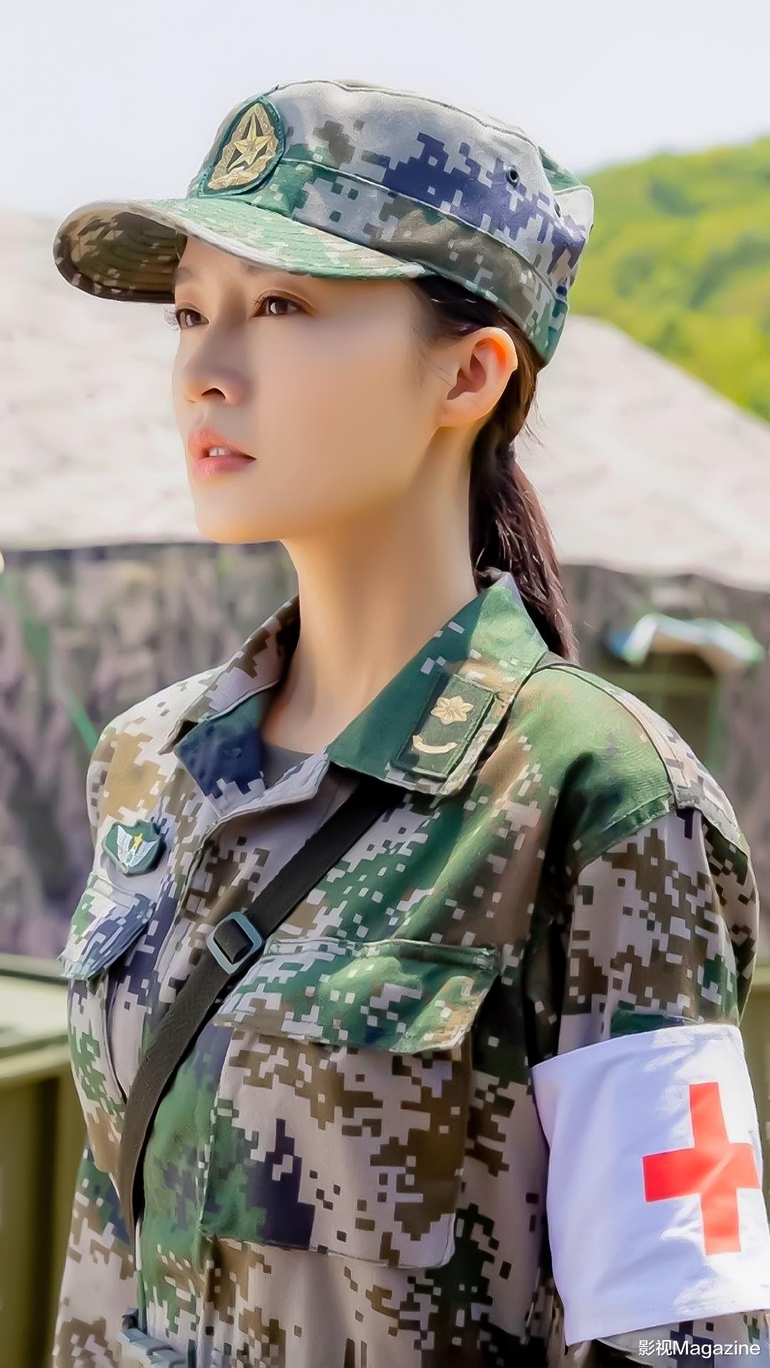 李庚希|7位女星制服诱惑,李一桐惊艳,李沁甜美,万茜最特别