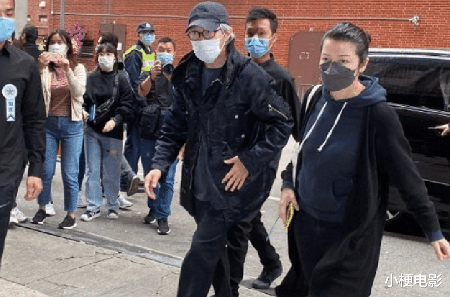 周星驰|周星驰有没有见到遗容？吴孟达的二弟吴利达道出了真相，如实回答