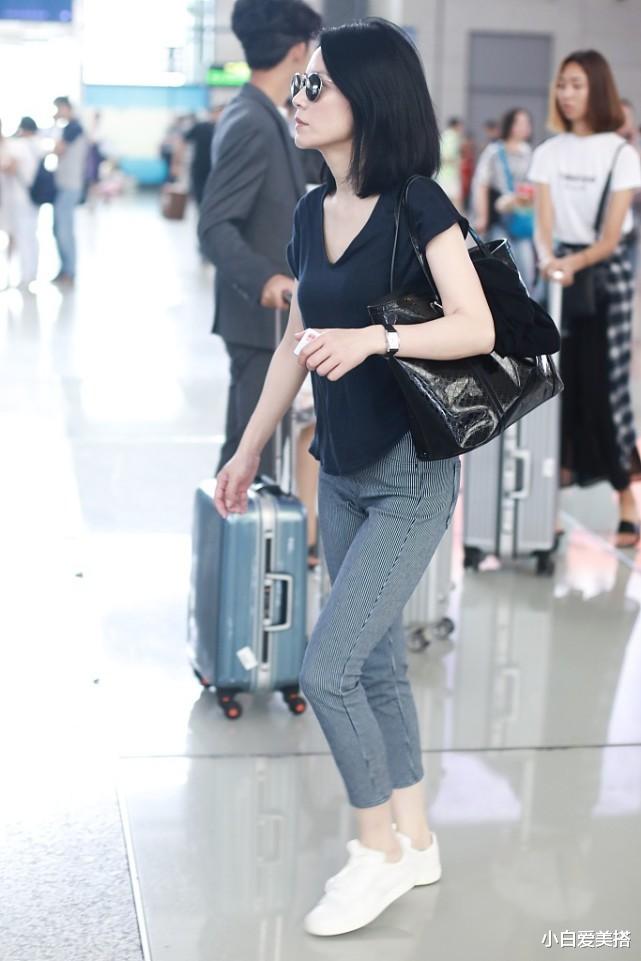 小白爱美搭|俞飞鸿堪称冻龄美人，虽然已经50岁了，气质却依旧优雅至极