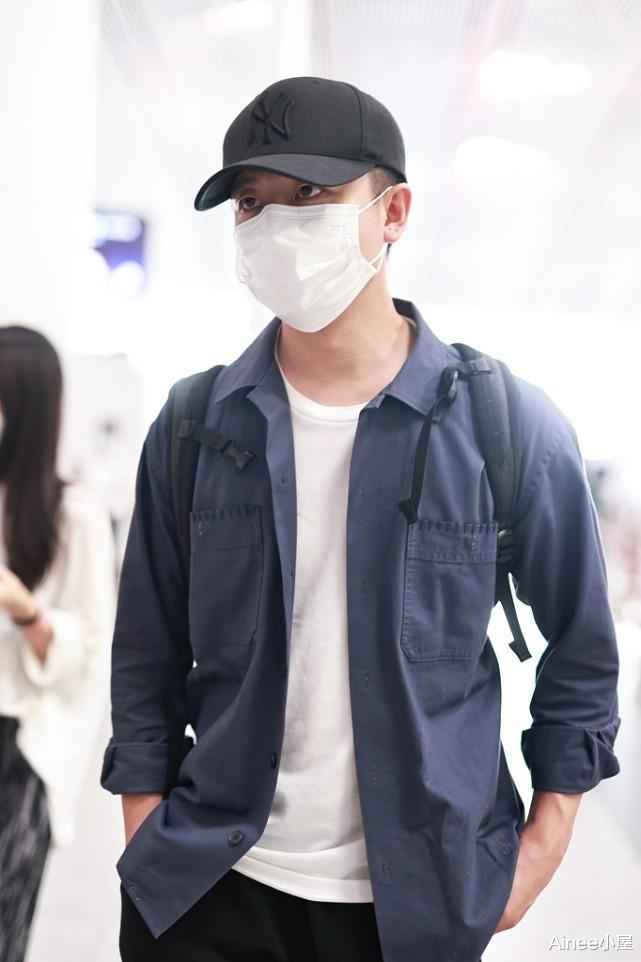 Ainee小屋|黄轩肉嘟嘟不算瘦，1米77穿宽松休闲裤，可惜有点给比例拉后腿