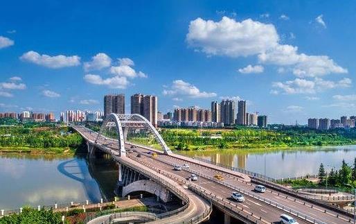 梅子时节雨纷纷 四川这座城市“有点惨”！人口流失近百万，房价5000却少有人买