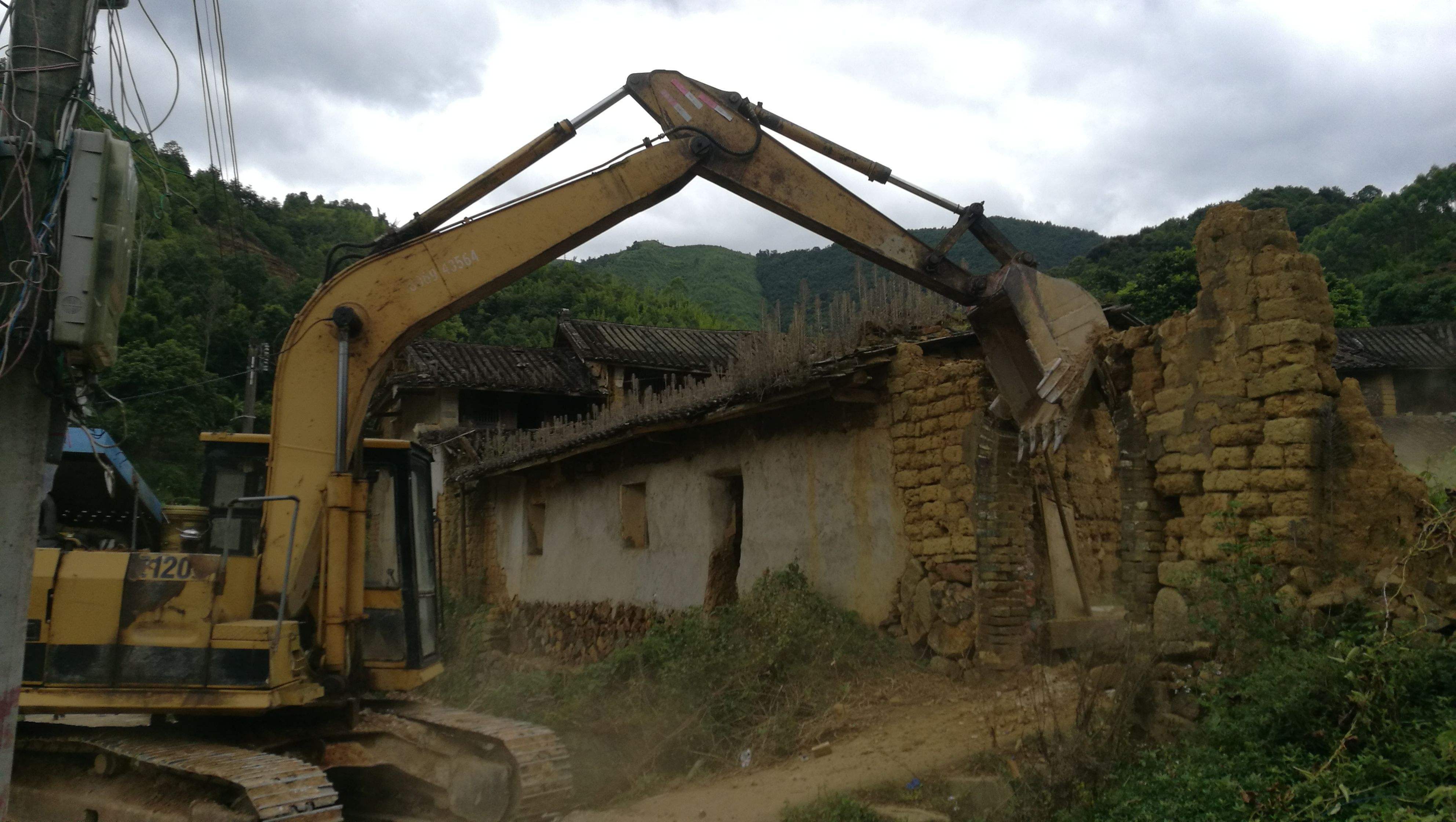 大话三农八卦 宅基地新规，保住房子才能保住宅基地，三大问题农民要注意！