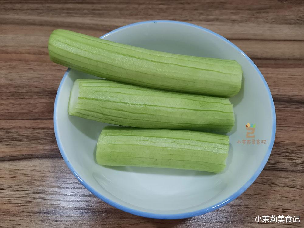 西装|天热减肥丝瓜更理想，与2样食材巧搭配，低脂营养足，清爽又美味