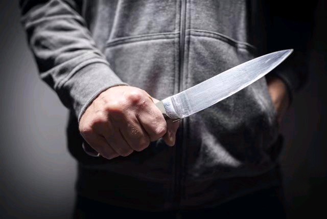 妻子与他人通奸一年，刺死其情夫的老公被检方建议判处死缓