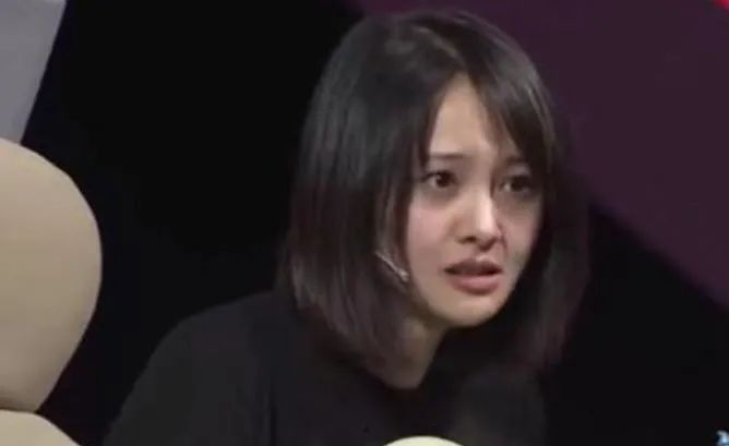 陈伟霆|郑爽因丑闻频发在家自杀，网友们驳斥了这一传闻，认为过于恶毒