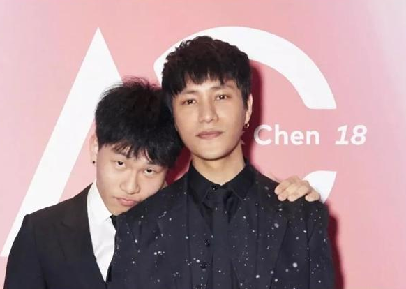 冯小刚|周迅不在隐瞒,回应和陈坤儿子真实关系,周迅:这是我儿子