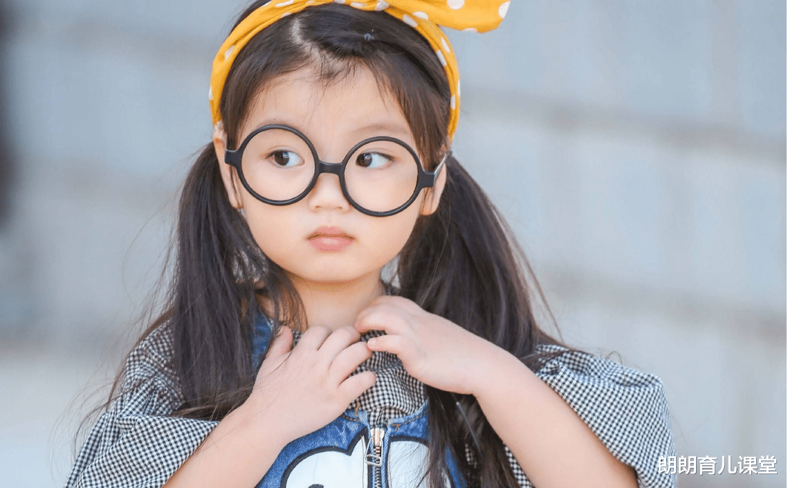 朗朗育儿课堂|4岁出道年薪100万，扬言要“养弟弟”的阿拉蕾，如今过得怎样？