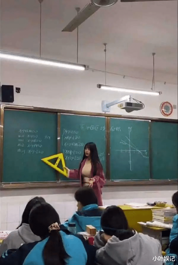 龙鱼|“钓鱼被咬了，不过钓到了一条招财龙鱼，不亏啊”评论沸腾了