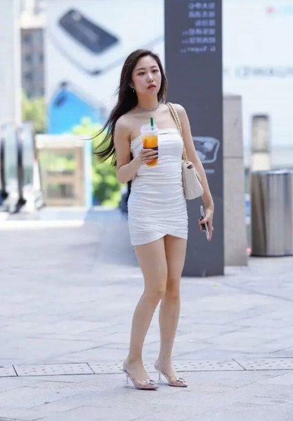 阔腿裤|一条白色的高腰阔腿裤,很职场