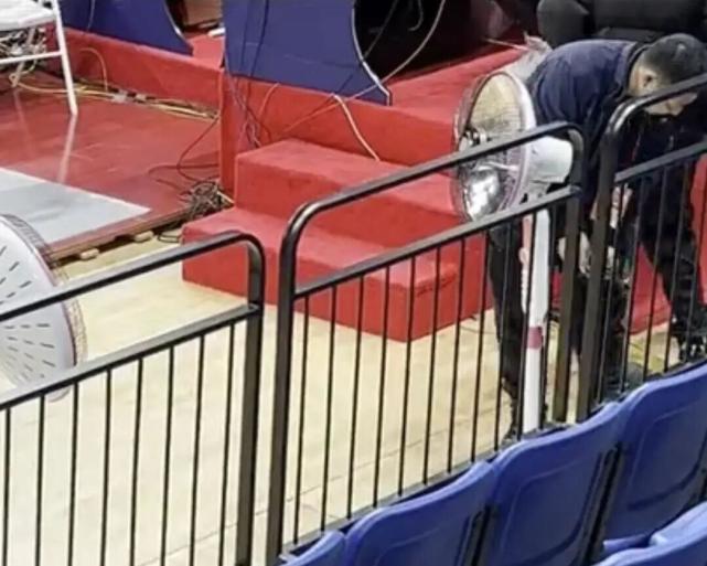 廣東男籃|破案了！廣東隊為啥爆冷輸球，這一畫面交代清楚了，大姚是怎么想的