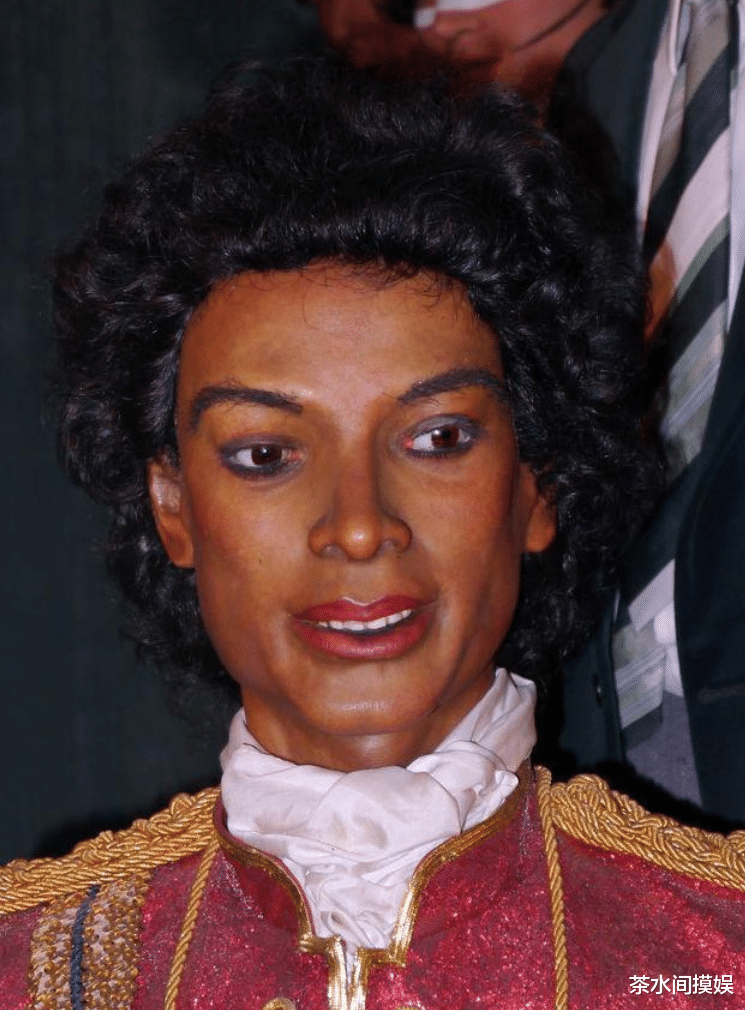 明星|女娲看了都摇头？这些明星蜡像师的手艺最多只值五毛！