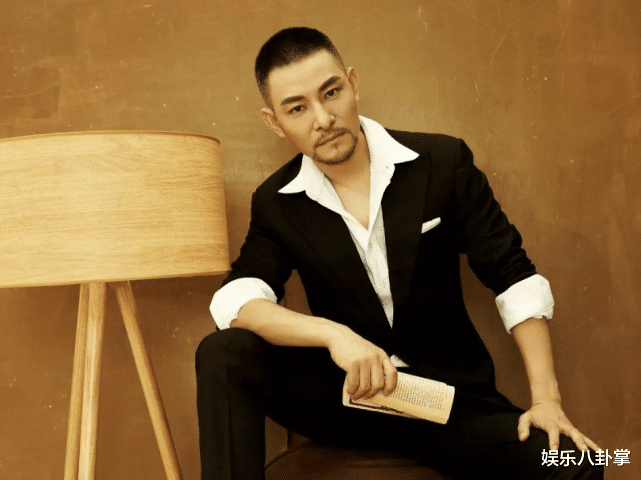 刘德华|他为刘德华当了8年替身,转身又?娶?了刘德华前女友,现今活成人生赢家