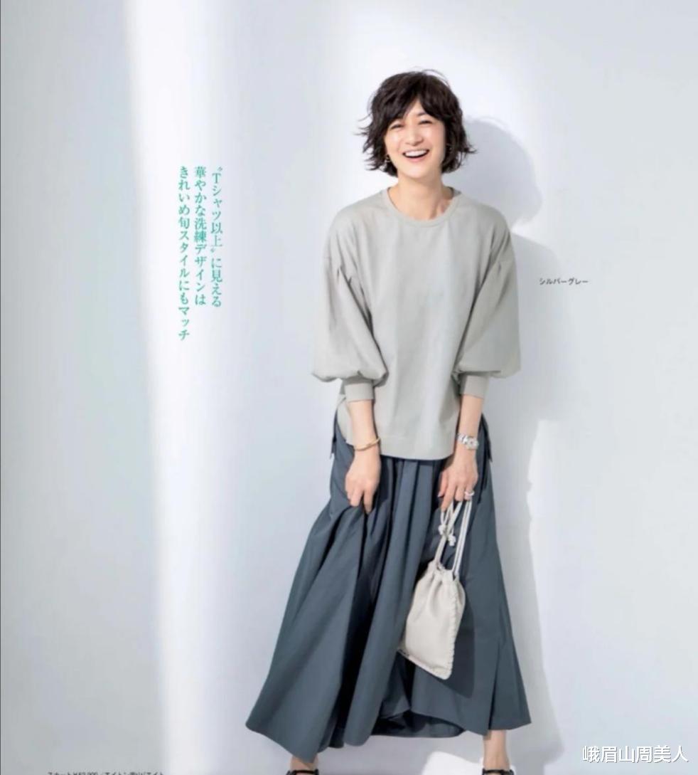 发型|女人过了50岁尽量别留长发、烫卷发!推荐这3款发型,太减龄