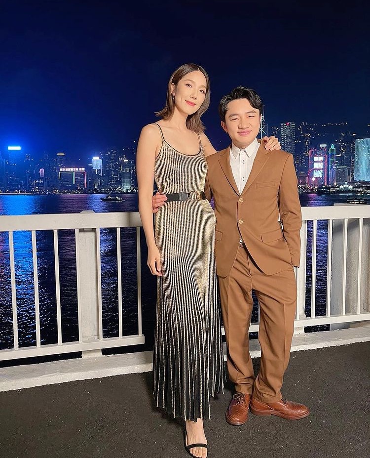 李亚男|李亚男带大女儿坐旋转木马，互动温馨有爱，和王祖蓝同台合唱超甜