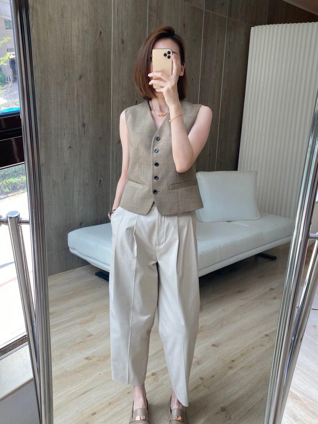 丁丁北好美|职场女性穿搭很沉闷？掌握以下这几套搭配，初秋也能焕发优雅光彩