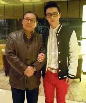 马德华|76岁的马德华:27岁娶“嫦娥”,恩爱49年零绯闻,这才是德艺双馨