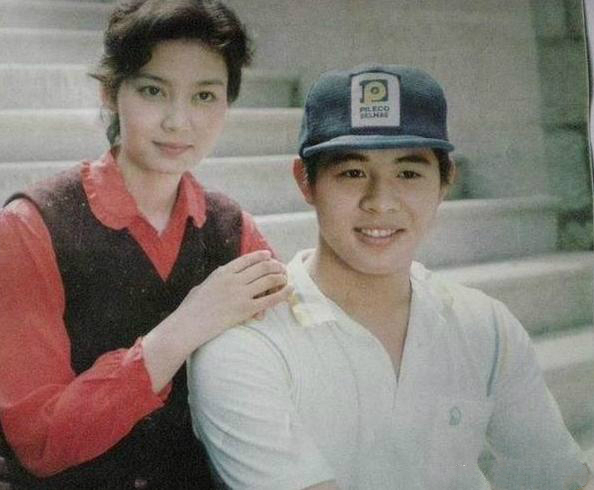 李连杰|30年前，李连杰为利智抛弃怀孕的黄秋燕，如今黄秋燕过得咋样？