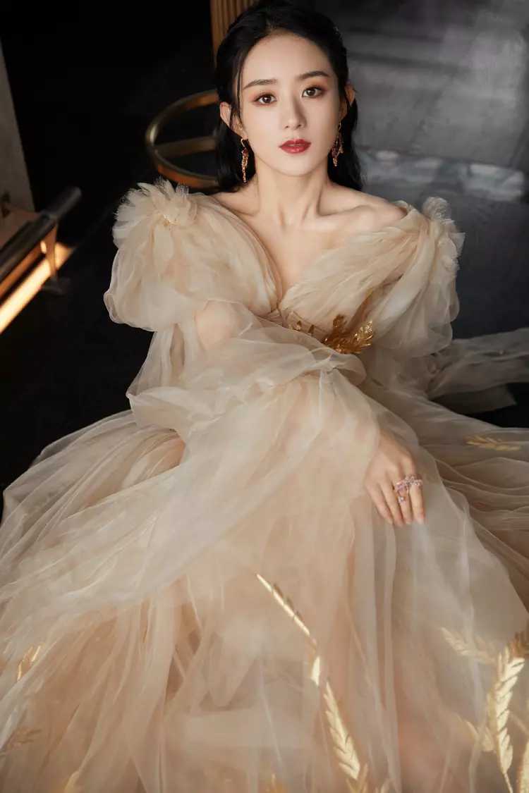 赵丽颖|赵丽颖被问圈内谁最漂亮？她的答案着实惊艳了我