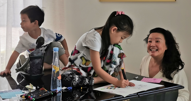 赵本山|大S生气六天仍未消，张兰不满儿媳：自私，强势爱作，太难伺候！