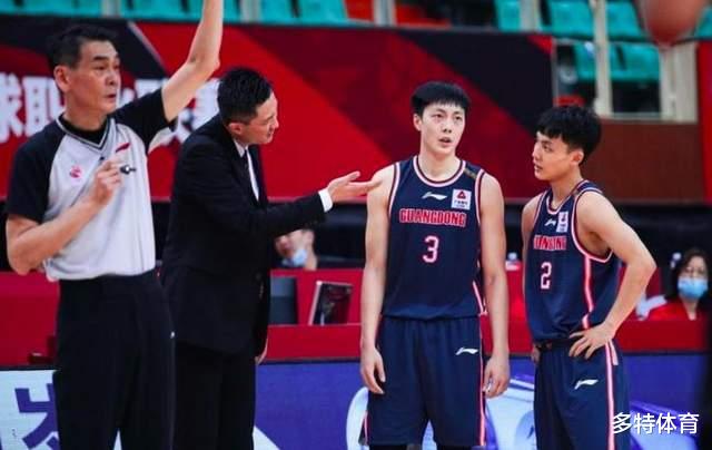 广东男篮|一夜3消息！宏远惨败26分，郭艾伦确定出战亚预赛，秦晓雯首签约