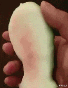 时尚炫点 “领导让我去量尺寸,我这样发给她,她让我明天不用来上班了...”