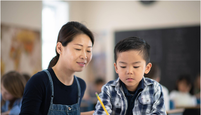 若珍|官方发布新通知,老师的待遇和地位或将得以提升,家长别太苛刻
